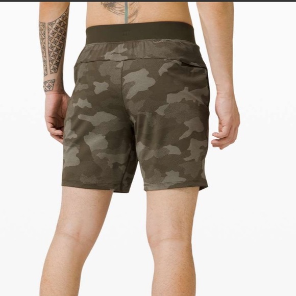 Lululemon T.H.E. Short Green Camo Linerless Size S - Picture 2 of 15